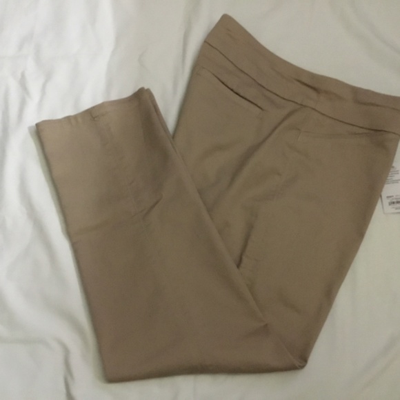 NWT Khaki Pants Sz 14 Short - Picture 2 of 7